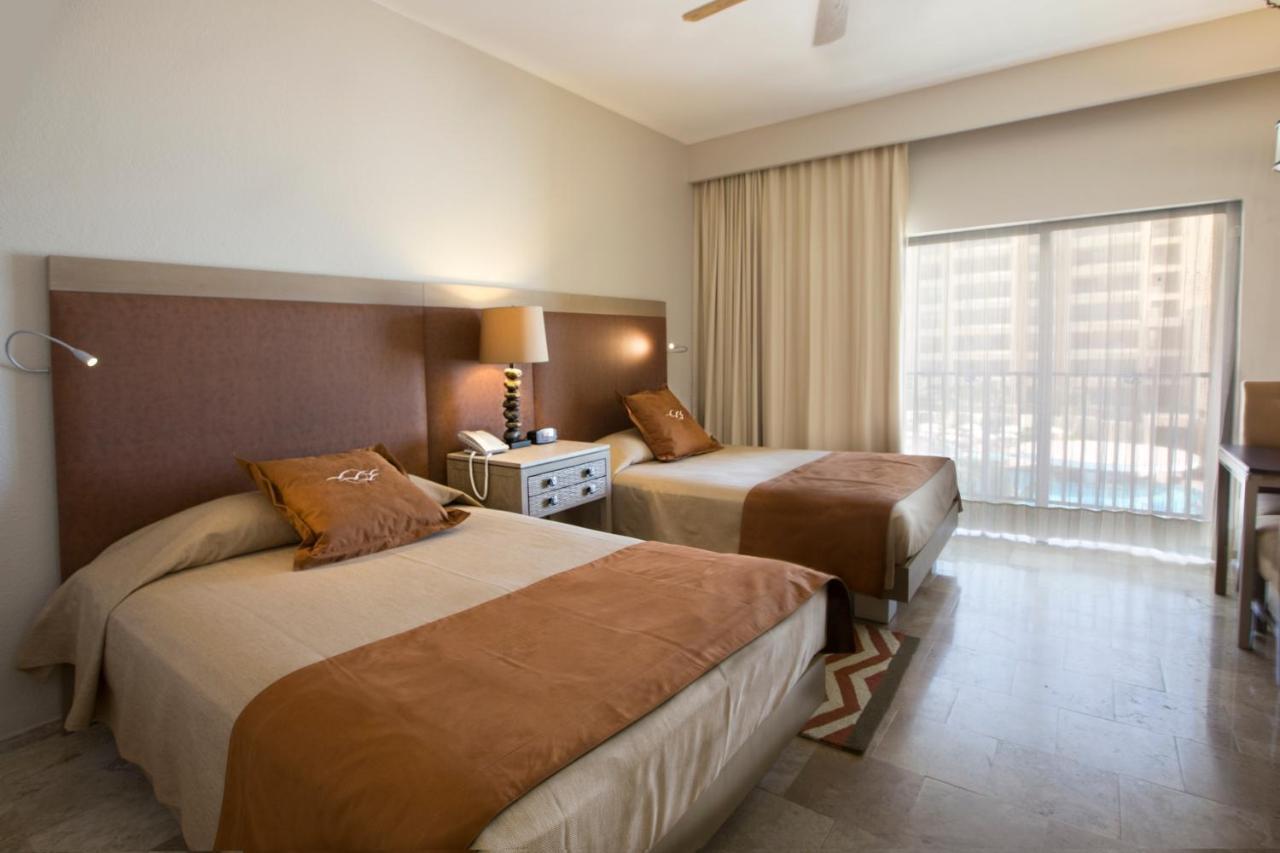 Junior Suite - Mobility Accessible with Ocean View